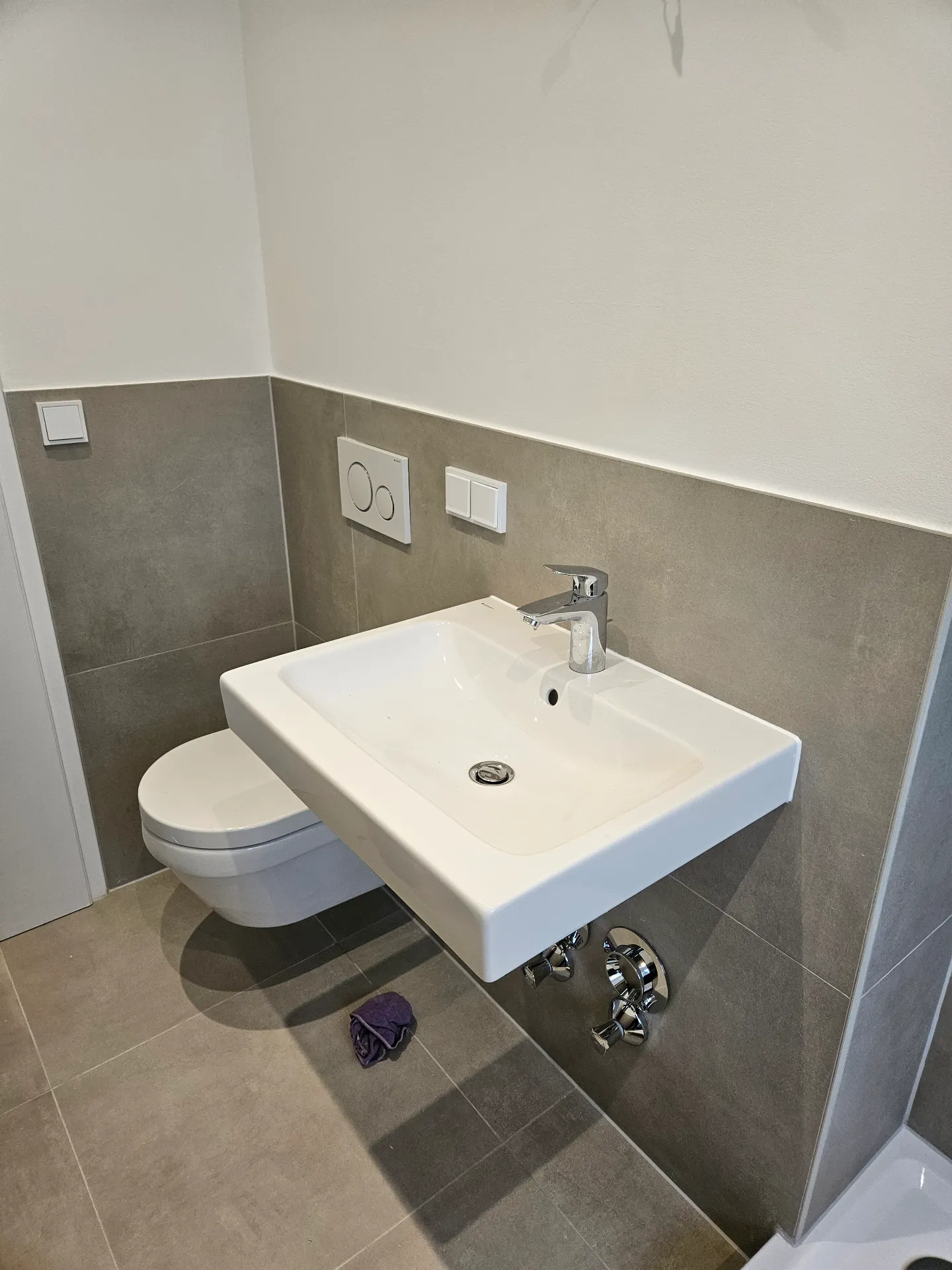 Sanitär & Heizungsbau - Mayr & Ostermeier GmbH - Waschbecken Badezimmer Sanierung München